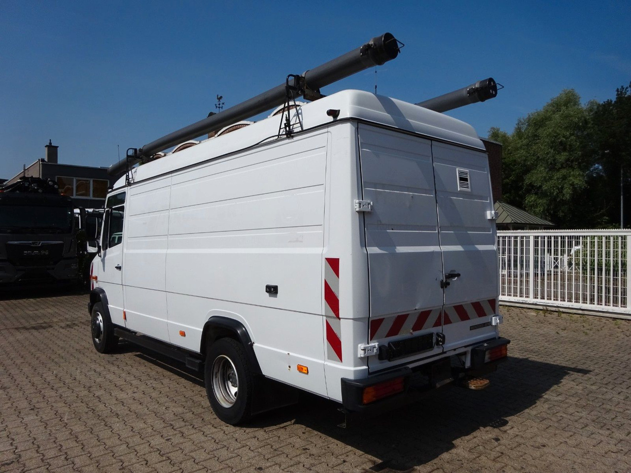 Mercedes-Benz 616D Vario Kastenwagen 4x2 - فان: صورة 4 Mercedes-Benz 616D Vario Kastenwagen 4x2 - فان: صورة 4