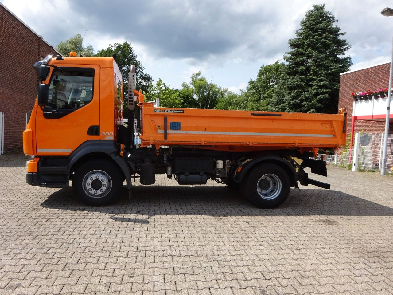 Volvo FL 280 MEILLER 3Skipper 4x2 - شاحنة قلاب: صورة 1 Volvo FL 280 MEILLER 3Skipper 4x2 - شاحنة قلاب: صورة 1