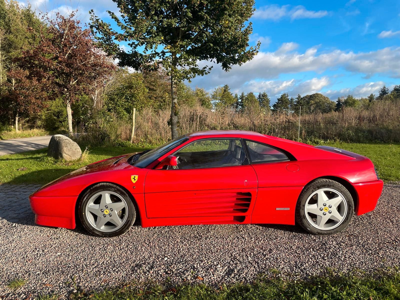 Ferrari 348 TB - كوبيه: صورة 2 Ferrari 348 TB - كوبيه: صورة 2