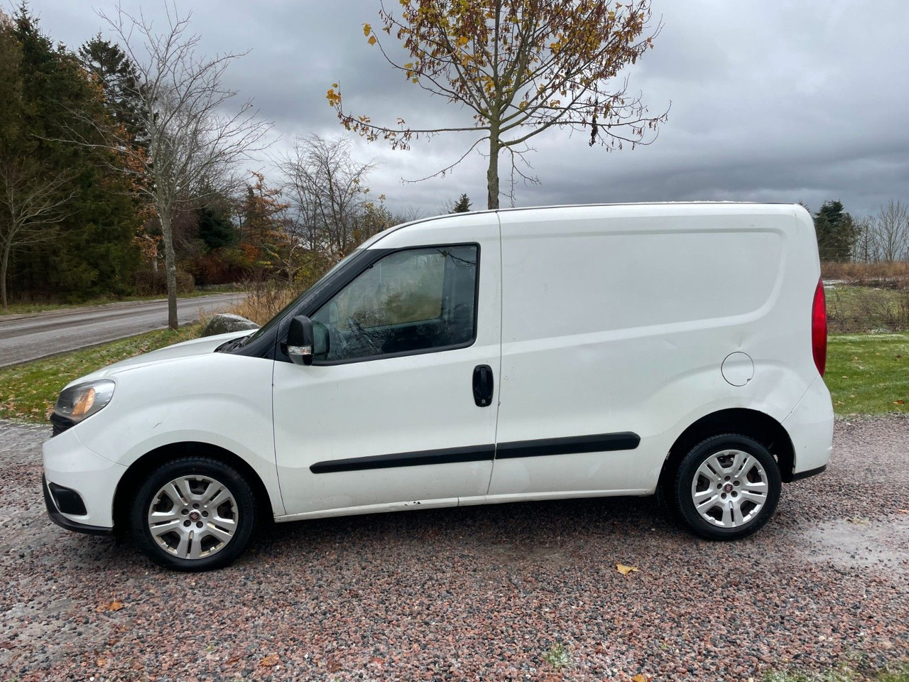 Fiat Doblo Doblò Basis Kasten 1.3 diesel - سيارة ستيشن: صورة 2 Fiat Doblo Doblò Basis Kasten 1.3 diesel - سيارة ستيشن: صورة 2