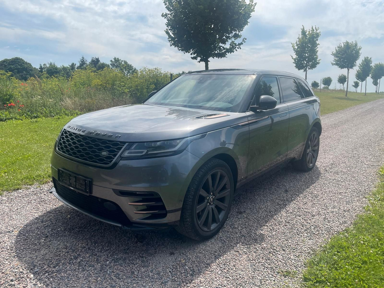 Land Rover Range Rover Velar R-Dynamic 3.0D 4WD Land Rover Velar R-Dynamic 3.0D 4WD *LKW zullasung: 2 sitze - سيارة دفع رباعي: صورة 1 Land Rover Range Rover Velar R-Dynamic 3.0D 4WD Land Rover Velar R-Dynamic 3.0D 4WD *LKW zullasung: 2 sitze - سيارة دفع رباعي: صورة 1