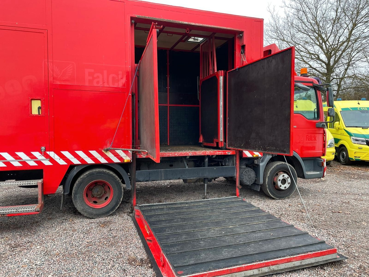 MAN TGL 10.210 Fg MAN TGL 10.210 Fg Tier & Pferde transport - شاحنة مقفلة: صورة 2 MAN TGL 10.210 Fg MAN TGL 10.210 Fg Tier & Pferde transport - شاحنة مقفلة: صورة 2