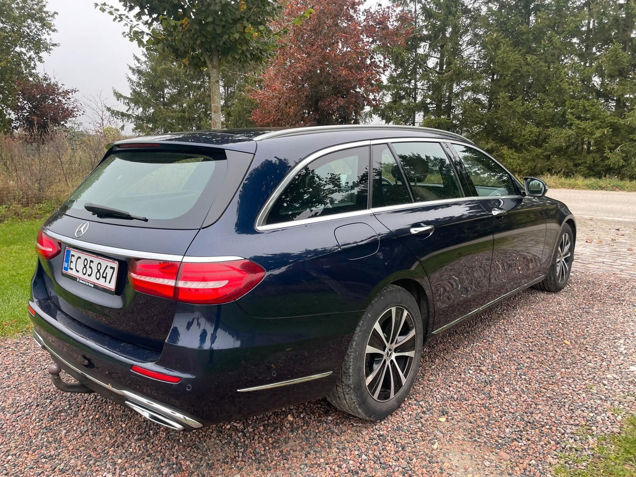 Mercedes-Benz E 220 T-Modell E 220 d *4Matic* - سيارة ستيشن: صورة 4 Mercedes-Benz E 220 T-Modell E 220 d *4Matic* - سيارة ستيشن: صورة 4