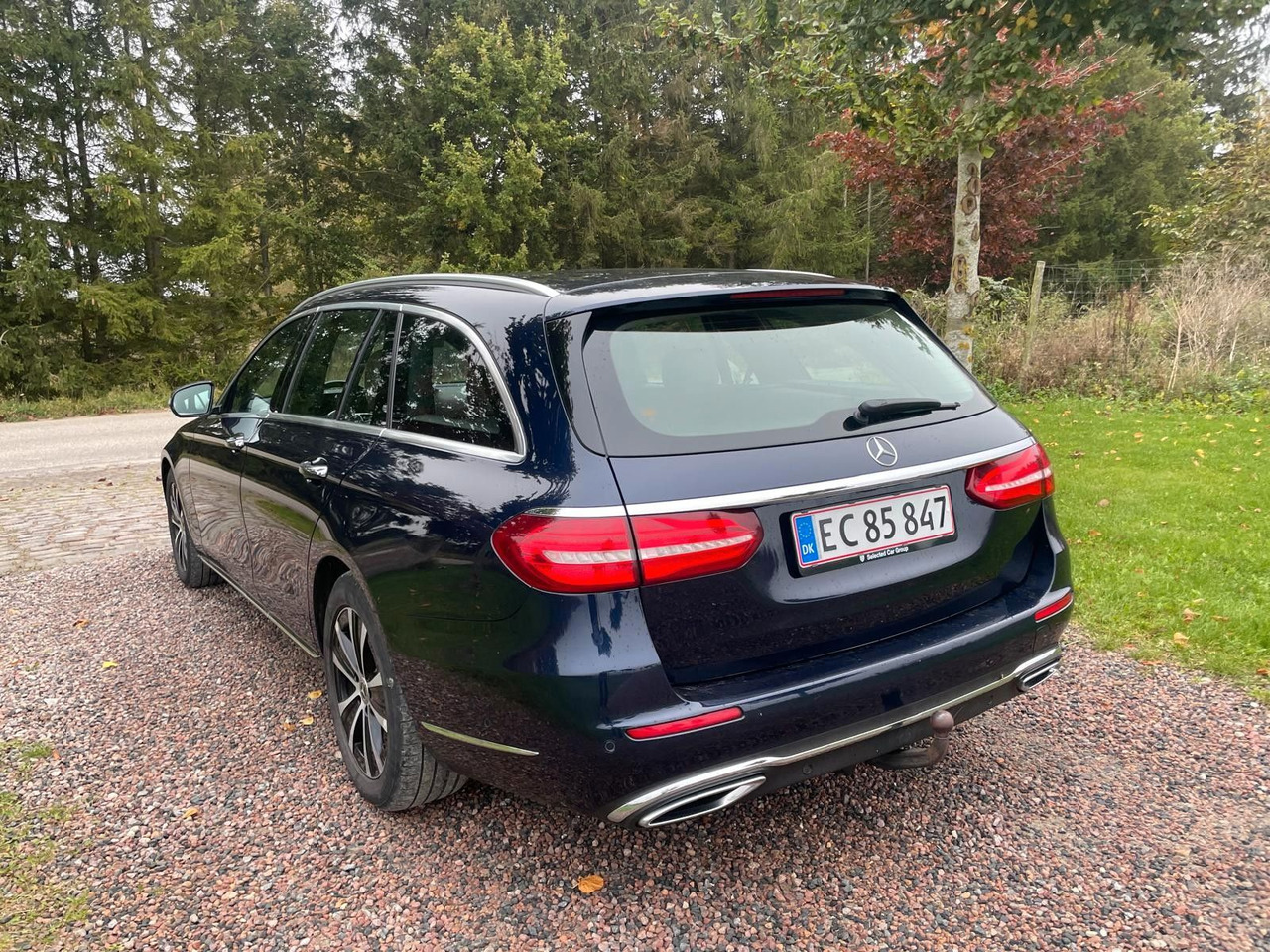 Mercedes-Benz E 220 T-Modell E 220 d *4Matic* - سيارة ستيشن: صورة 3 Mercedes-Benz E 220 T-Modell E 220 d *4Matic* - سيارة ستيشن: صورة 3