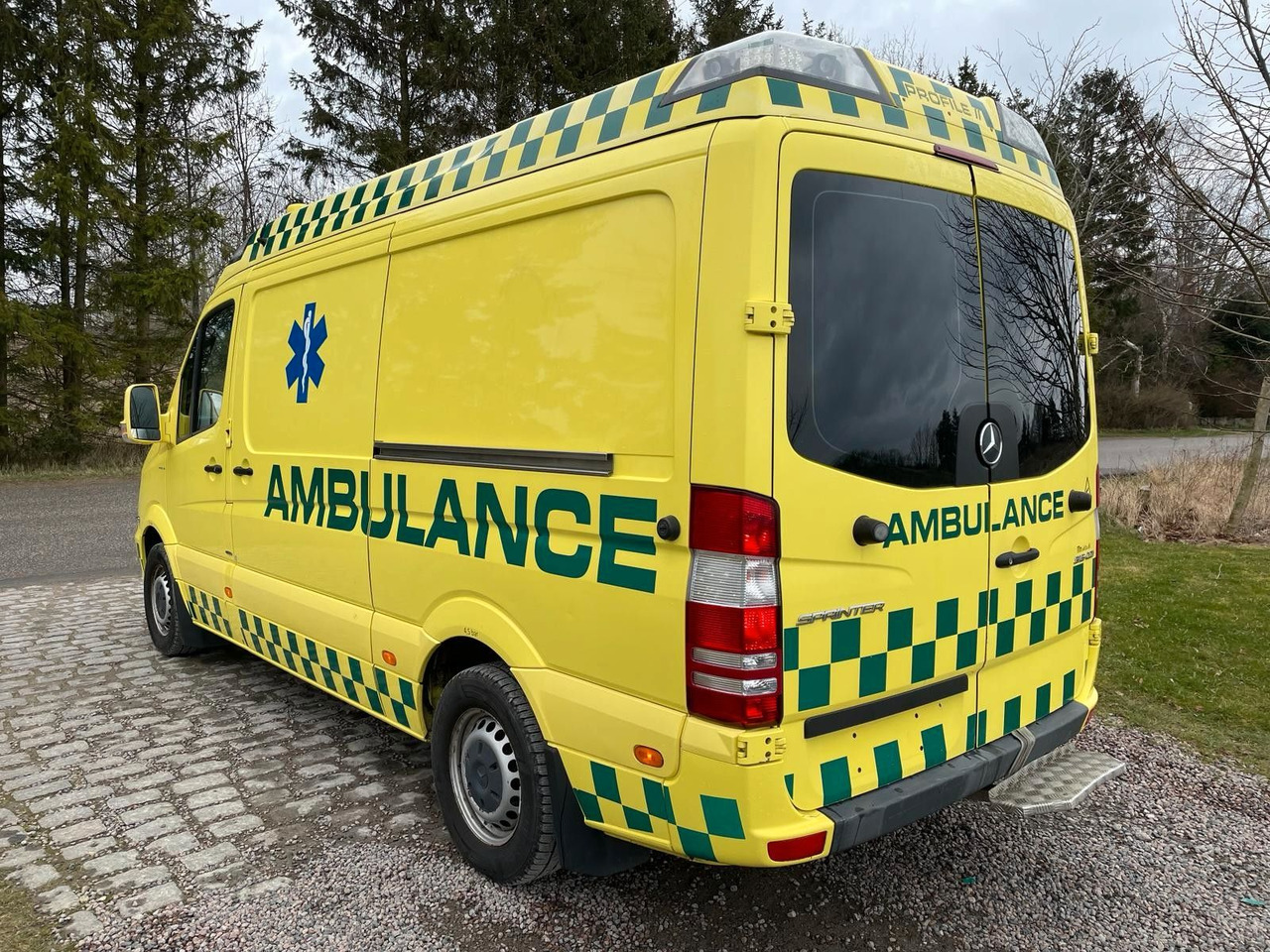 Mercedes-Benz Sprinter 316 CDI Aut *14 000 € netto - سيارة اسعاف: صورة 3 Mercedes-Benz Sprinter 316 CDI Aut *14 000 € netto - سيارة اسعاف: صورة 3