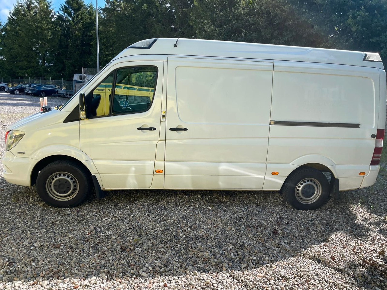 Mercedes-Benz Sprinter II Kasten 316 CDI Aut *Ambulance - سيارة اسعاف: صورة 2 Mercedes-Benz Sprinter II Kasten 316 CDI Aut *Ambulance - سيارة اسعاف: صورة 2