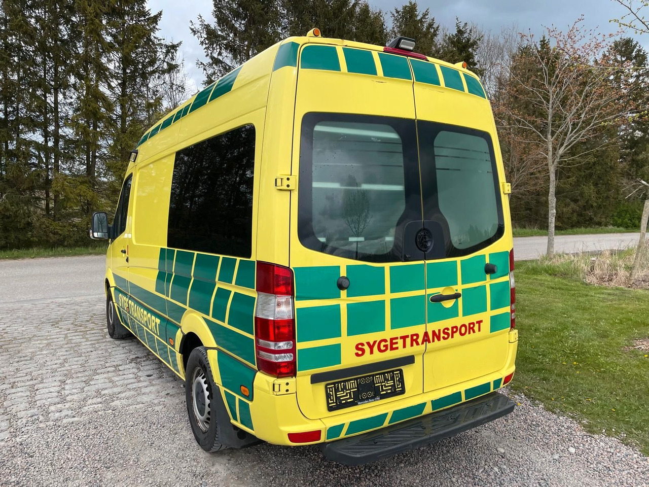 Mercedes-Benz Sprinter II kasten 316 CDI Aut - سيارة اسعاف: صورة 3 Mercedes-Benz Sprinter II kasten 316 CDI Aut - سيارة اسعاف: صورة 3