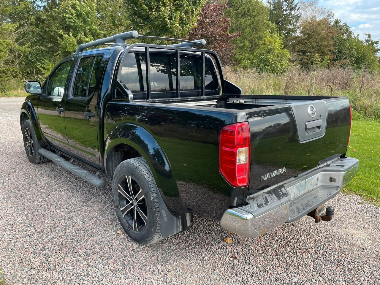 Nissan Navara Pickup Double Cab LE V6 4x4 LB - سيارة دفع رباعي: صورة 3 Nissan Navara Pickup Double Cab LE V6 4x4 LB - سيارة دفع رباعي: صورة 3