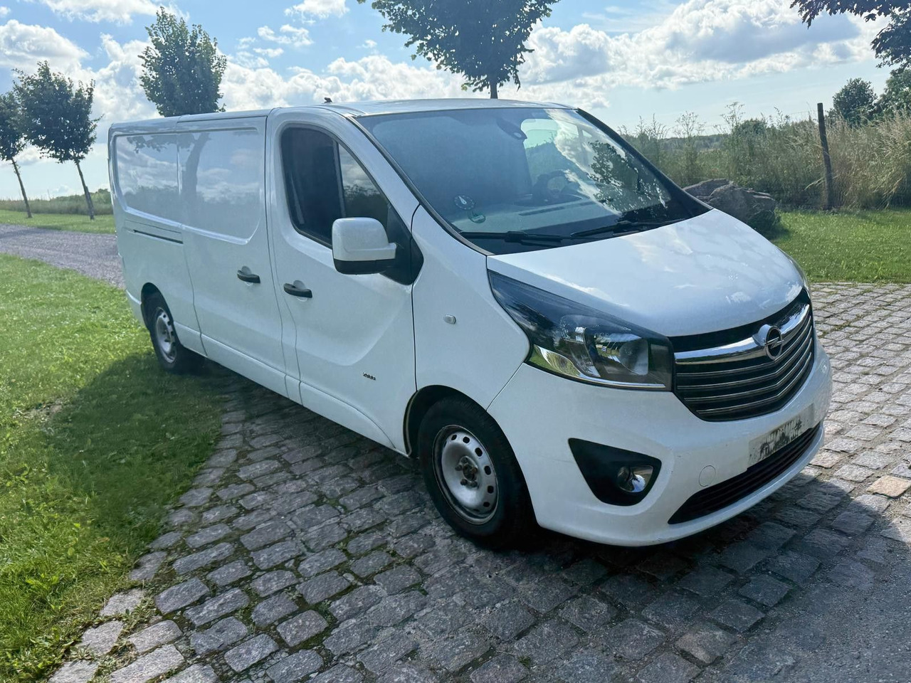 Opel Vivaro 1.6 cdti BiTurbo LANG *5800€ netto - فان المدمجة: صورة 1 Opel Vivaro 1.6 cdti BiTurbo LANG *5800€ netto - فان المدمجة: صورة 1