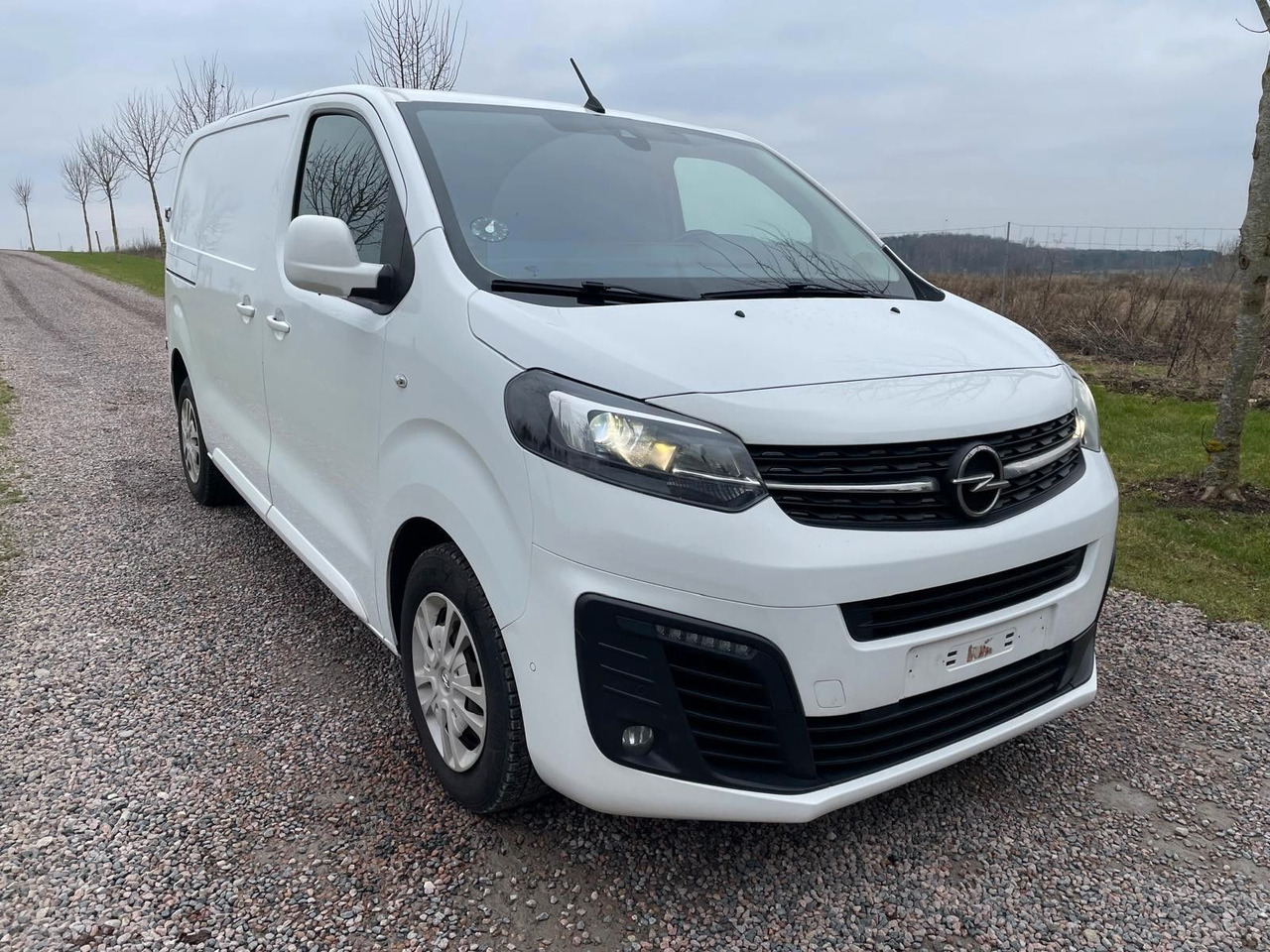 Opel Vivaro Kasten Edition M L2 2.0 Opel Vivaro 2.0 CDTI Edition M L2 *9400€ netto - فان المدمجة: صورة 1 Opel Vivaro Kasten Edition M L2 2.0 Opel Vivaro 2.0 CDTI Edition M L2 *9400€ netto - فان المدمجة: صورة 1