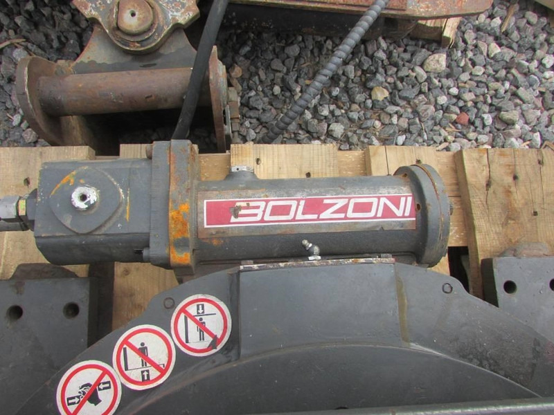 Bolzoni Fassgreifer drum clamp KG 06T2A SP - كُلَّاب - معدات المناولة: صورة 3 Bolzoni Fassgreifer drum clamp KG 06T2A SP - كُلَّاب - معدات المناولة: صورة 3