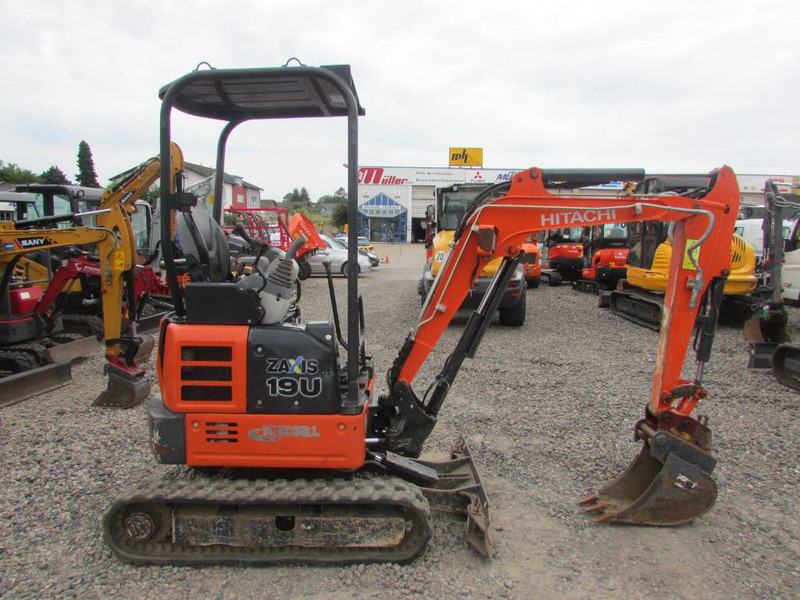 Hitachi ZX 19 U-5 Canopy Minibagger 14.000 EUR - حفارة مُصَّغرة: صورة 3 Hitachi ZX 19 U-5 Canopy Minibagger 14.000 EUR - حفارة مُصَّغرة: صورة 3