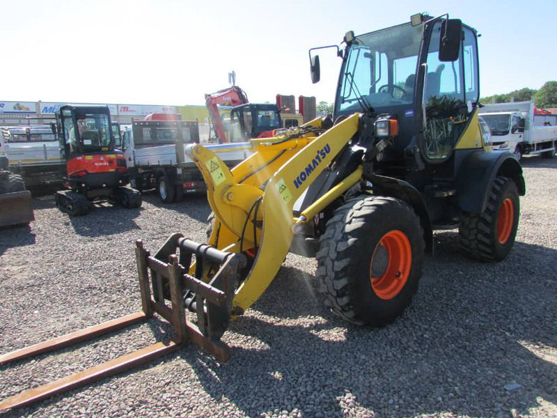 Komatsu WA 100 M-5 Radlader 15.000€ netto - اللودر بعجل: صورة 1 Komatsu WA 100 M-5 Radlader 15.000€ netto - اللودر بعجل: صورة 1