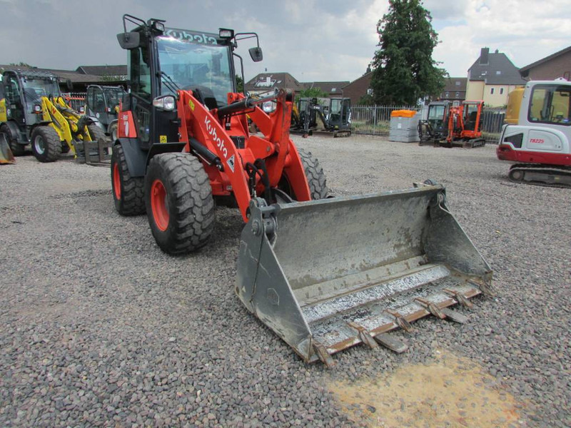 Kubota R 065 Radlader 32.500 EUR - اللودر بعجل: صورة 4 Kubota R 065 Radlader 32.500 EUR - اللودر بعجل: صورة 4