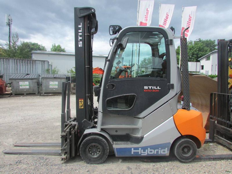 Still RX 70-30 H Hybrid / Diesel Stapler 9.500 EUR - رافعة شوكية ديزل: صورة 1 Still RX 70-30 H Hybrid / Diesel Stapler 9.500 EUR - رافعة شوكية ديزل: صورة 1