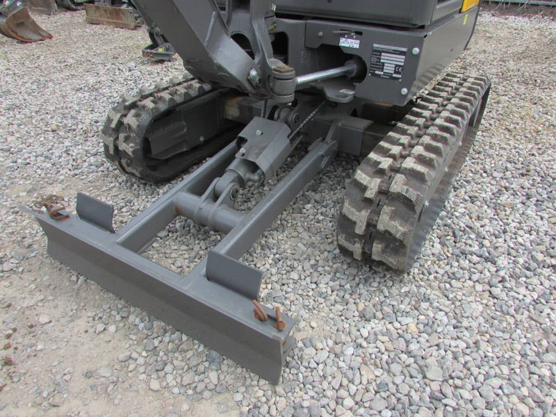 Volvo EC 18 E Minibagger 24.500 EUR - حفارة مُصَّغرة: صورة 3 Volvo EC 18 E Minibagger 24.500 EUR - حفارة مُصَّغرة: صورة 3