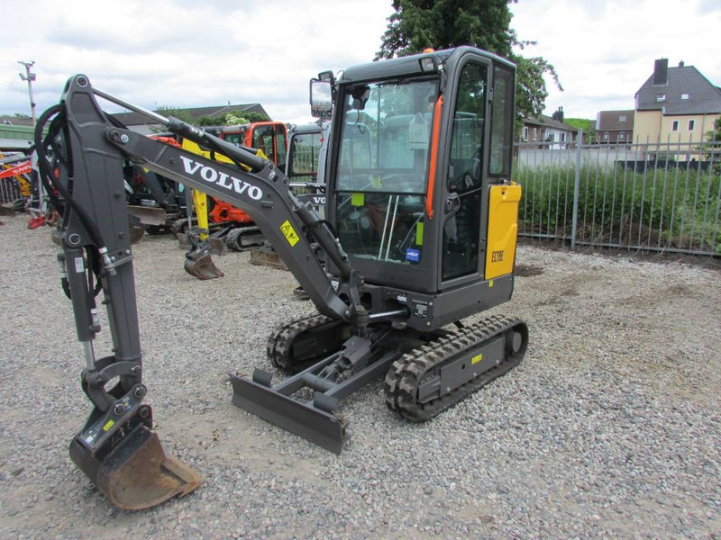 Volvo EC 18 E Minibagger 24.500 EUR - حفارة مُصَّغرة: صورة 2 Volvo EC 18 E Minibagger 24.500 EUR - حفارة مُصَّغرة: صورة 2