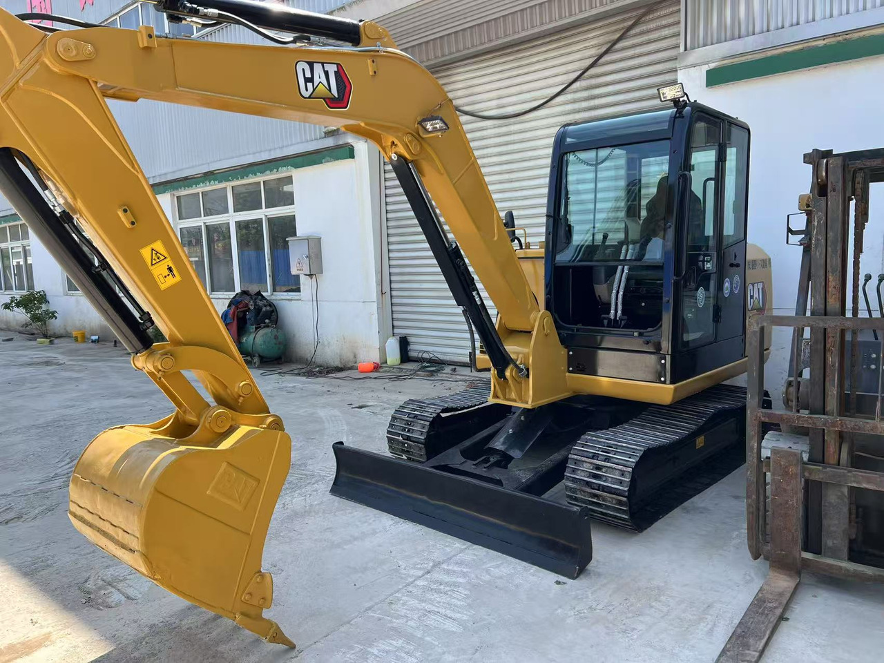 CATERPILLAR 305.5E2 - حفارة مُصَّغرة: صورة 3 CATERPILLAR 305.5E2 - حفارة مُصَّغرة: صورة 3