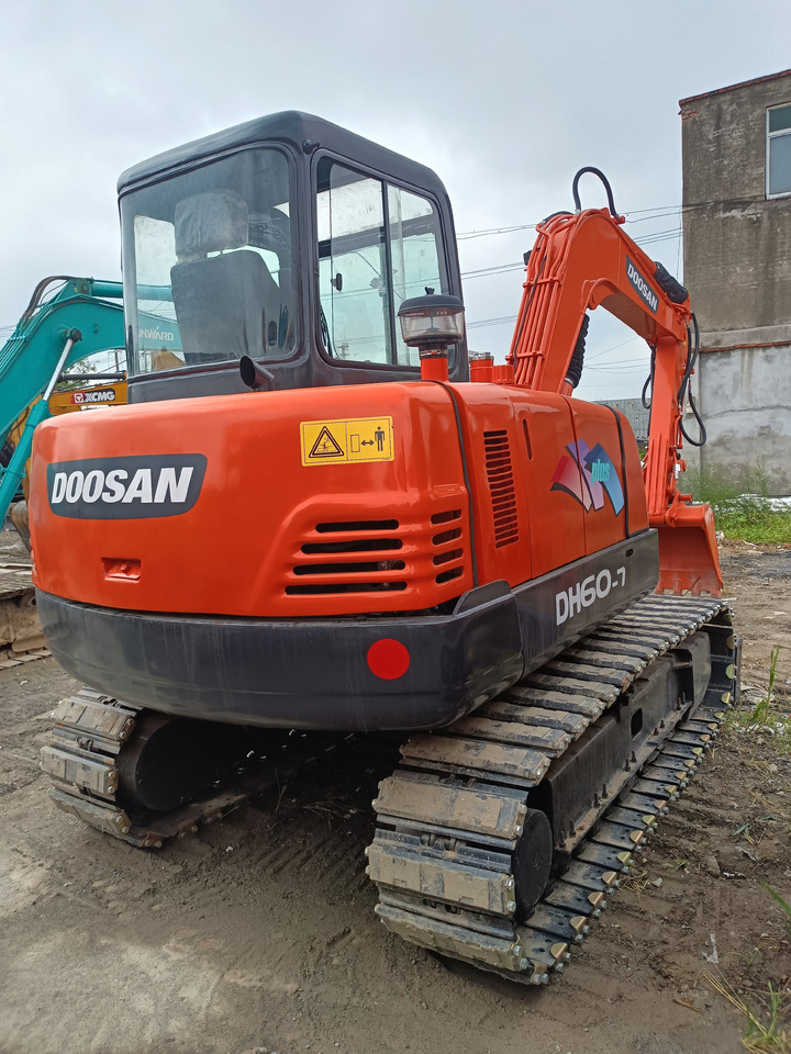 DOOSAN DH60-7 - حفارة مُصَّغرة: صورة 3 DOOSAN DH60-7 - حفارة مُصَّغرة: صورة 3