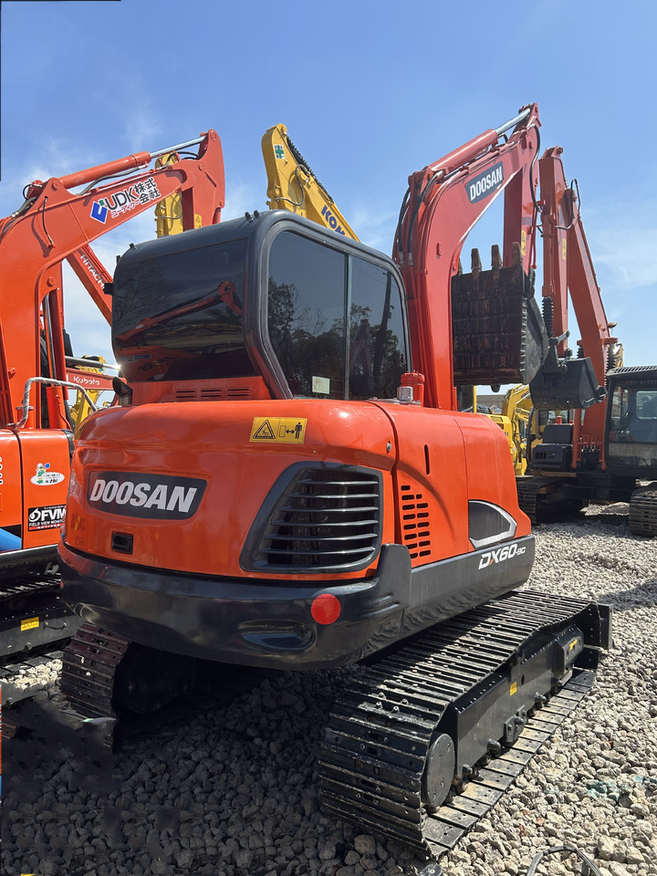Doosan DX60 - حفارة مُصَّغرة: صورة 5 Doosan DX60 - حفارة مُصَّغرة: صورة 5