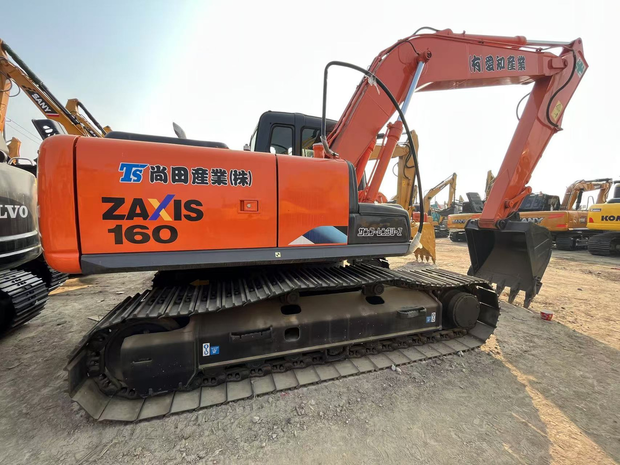 HITACHI ZX160 - حفار زحاف: صورة 1 HITACHI ZX160 - حفار زحاف: صورة 1