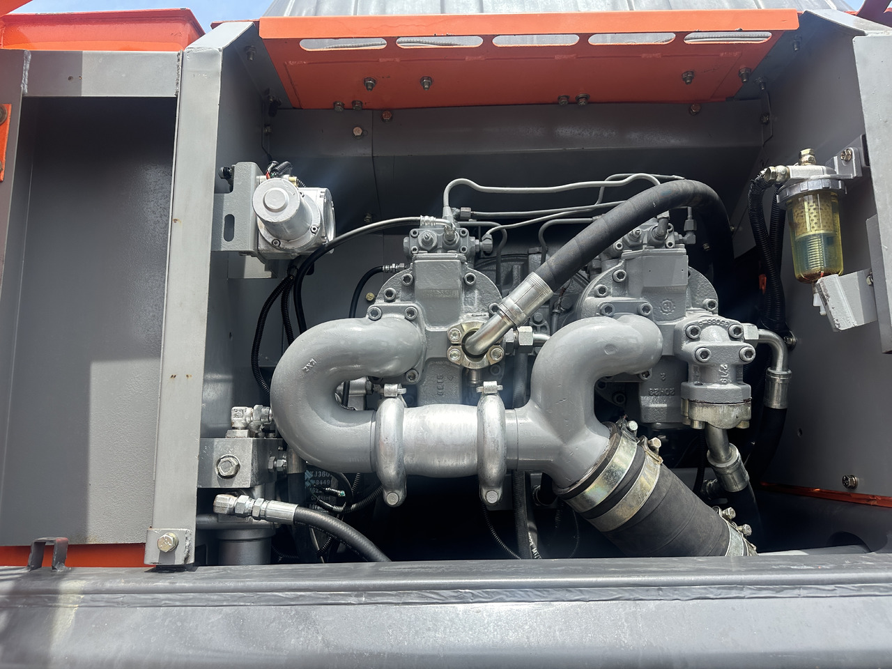 HITACHI ZX350H - حفار زحاف: صورة 5 HITACHI ZX350H - حفار زحاف: صورة 5