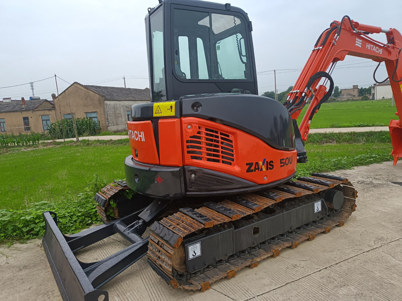 HITACHI ZX50U-2 - حفارة مُصَّغرة: صورة 2 HITACHI ZX50U-2 - حفارة مُصَّغرة: صورة 2