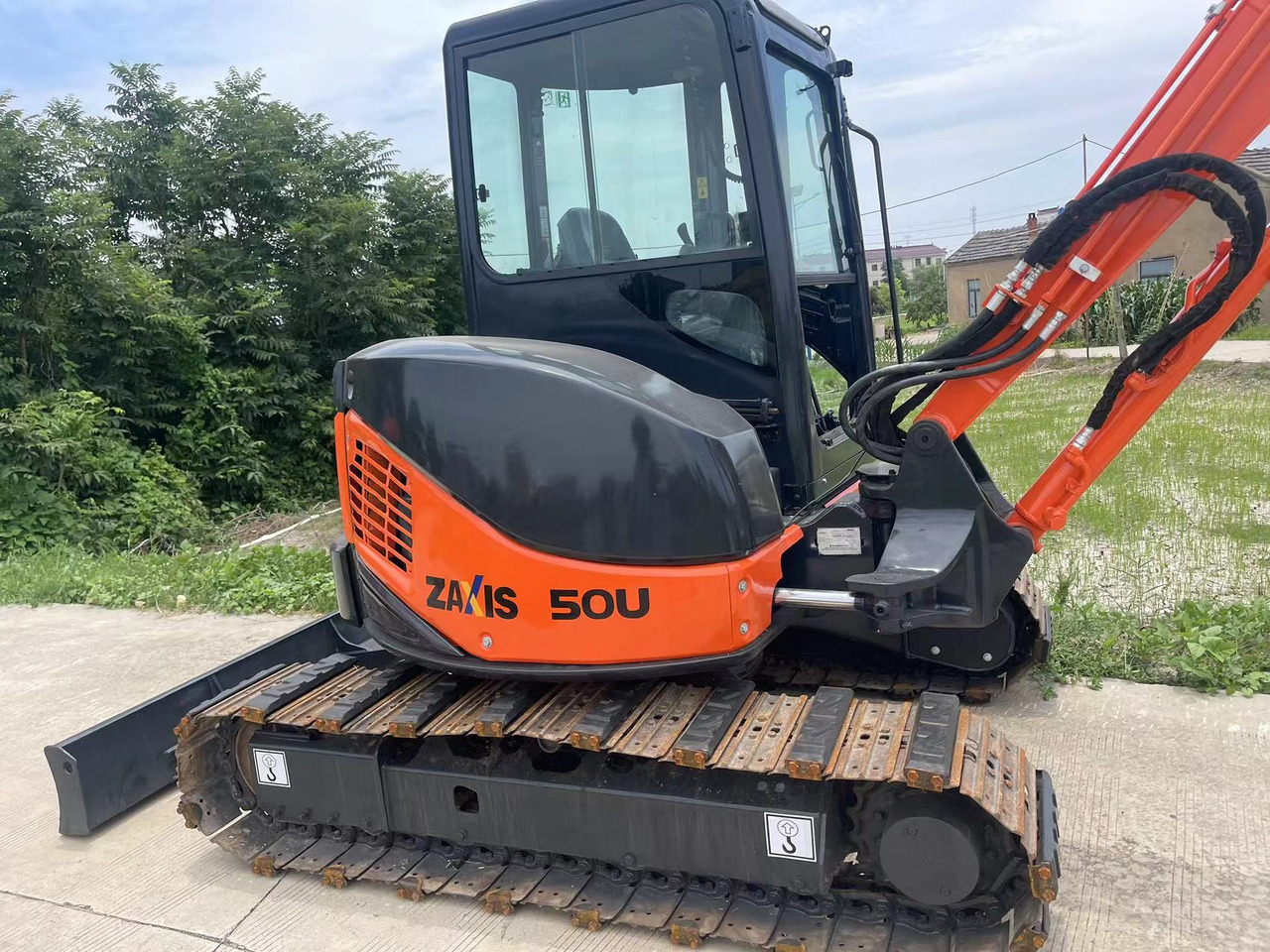 HITACHI ZX50U-2 - حفارة مُصَّغرة: صورة 1 HITACHI ZX50U-2 - حفارة مُصَّغرة: صورة 1