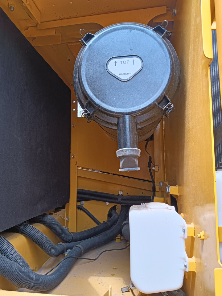 KOMATSU PC200-8 - حفار زحاف: صورة 5 KOMATSU PC200-8 - حفار زحاف: صورة 5