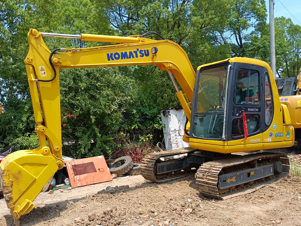 KOMATSU PC60-7 - حفار زحاف: صورة 1 KOMATSU PC60-7 - حفار زحاف: صورة 1