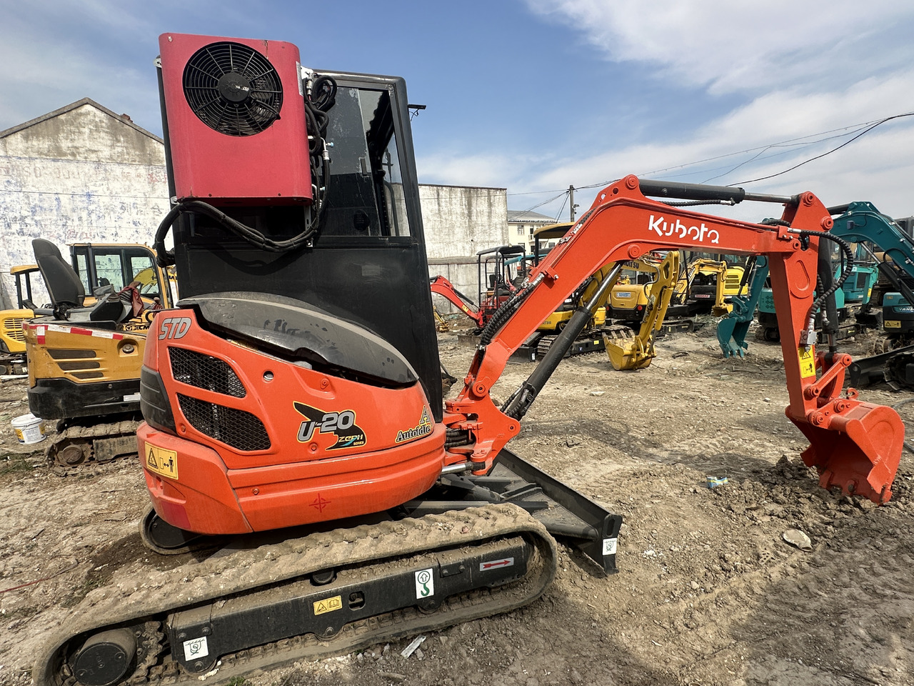 KUBOTA U-20 - حفارة مُصَّغرة: صورة 2 KUBOTA U-20 - حفارة مُصَّغرة: صورة 2