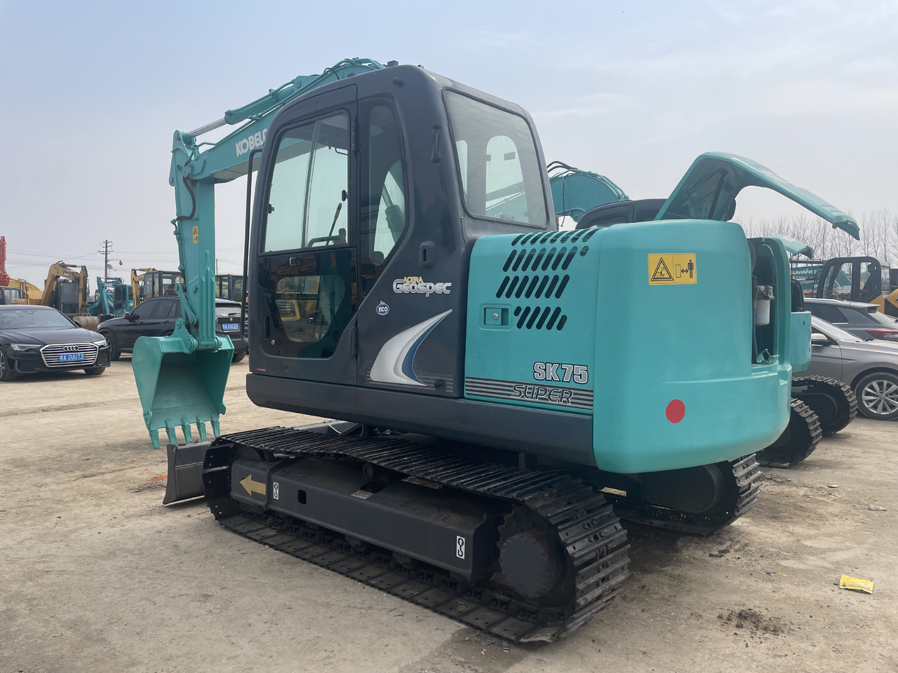 Kobelco SK 75 - حفار زحاف: صورة 3 Kobelco SK 75 - حفار زحاف: صورة 3