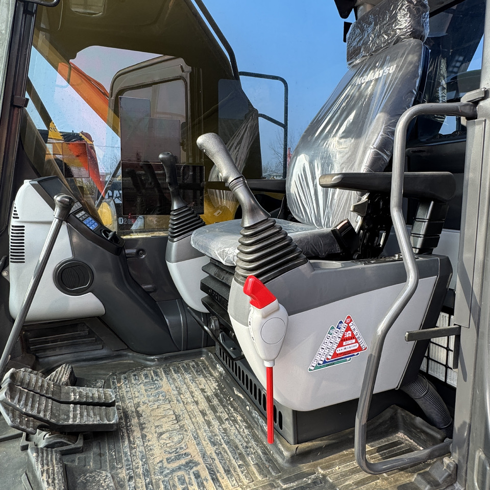 Komatsu PC 220-8 - حفار زحاف: صورة 3 Komatsu PC 220-8 - حفار زحاف: صورة 3