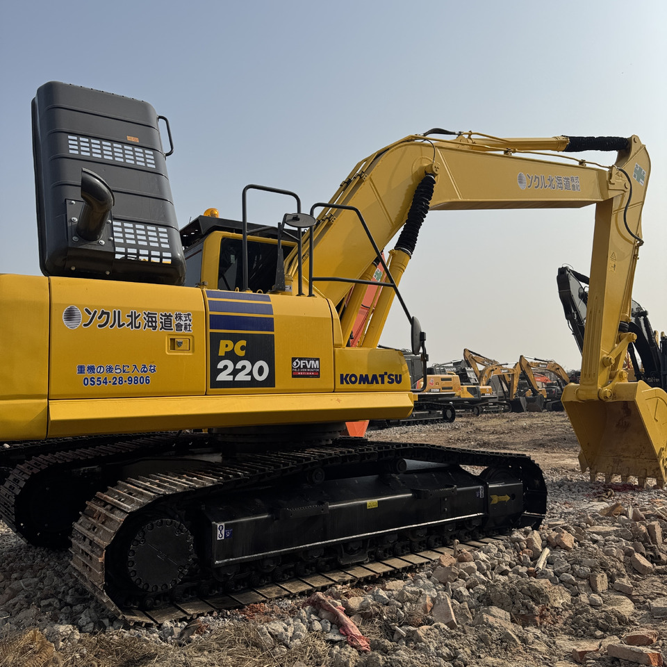Komatsu PC 220-8 - حفار زحاف: صورة 1 Komatsu PC 220-8 - حفار زحاف: صورة 1
