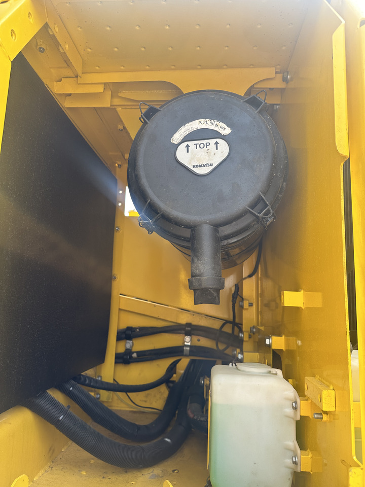 Komatsu PC 240 LC-8 - حفار زحاف: صورة 5 Komatsu PC 240 LC-8 - حفار زحاف: صورة 5