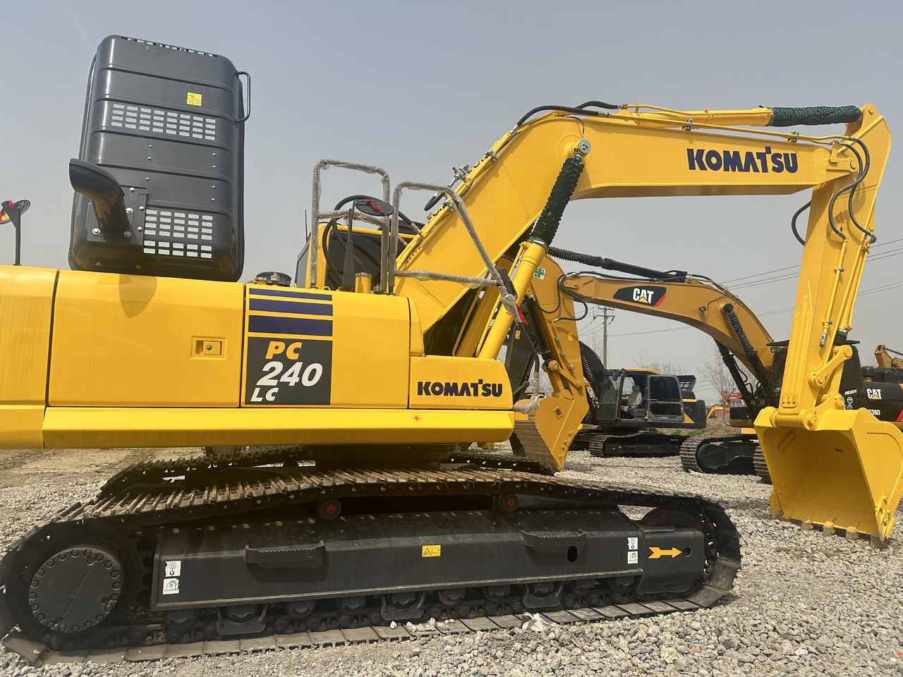 Komatsu PC 240 LC-8 - حفار زحاف: صورة 2 Komatsu PC 240 LC-8 - حفار زحاف: صورة 2
