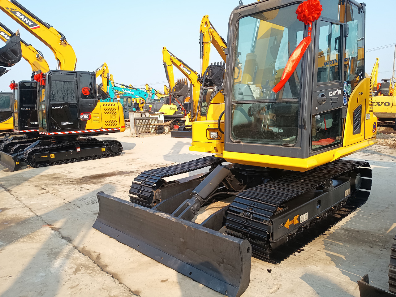 Komatsu PC70 - حفار زحاف: صورة 2 Komatsu PC70 - حفار زحاف: صورة 2