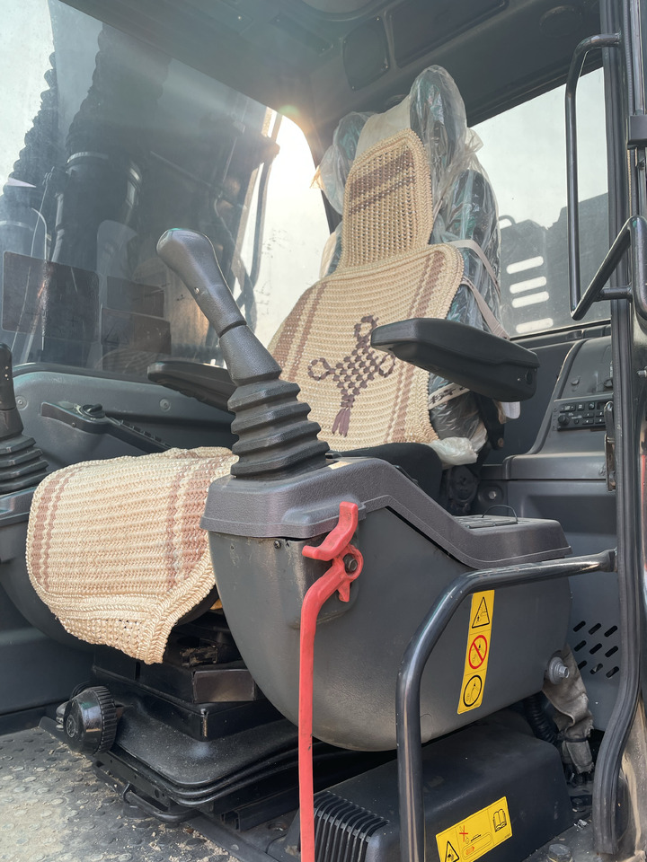 VOLVO EC140 - حفار زحاف: صورة 5 VOLVO EC140 - حفار زحاف: صورة 5