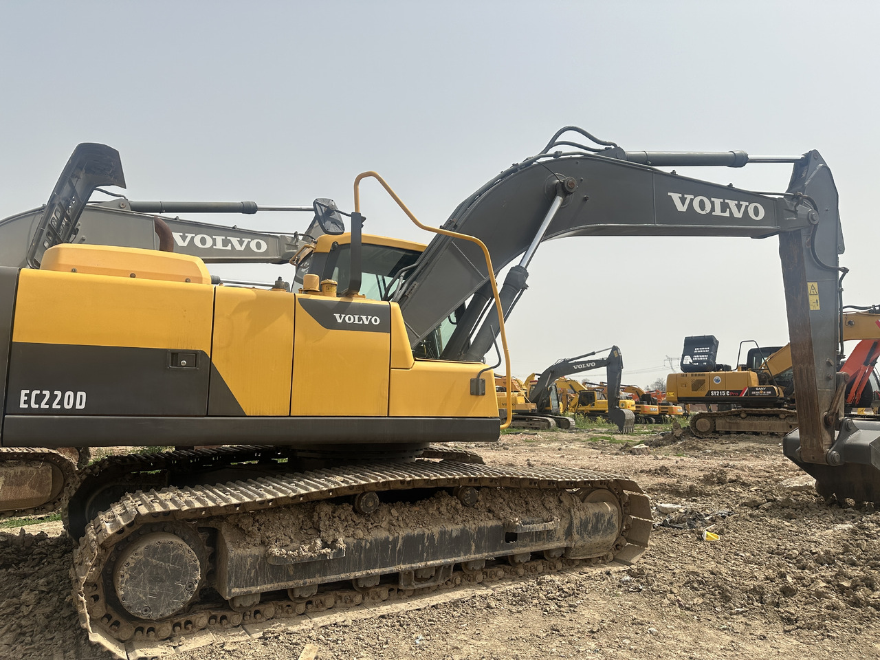 VOLVO EC220D - حفار زحاف: صورة 3 VOLVO EC220D - حفار زحاف: صورة 3