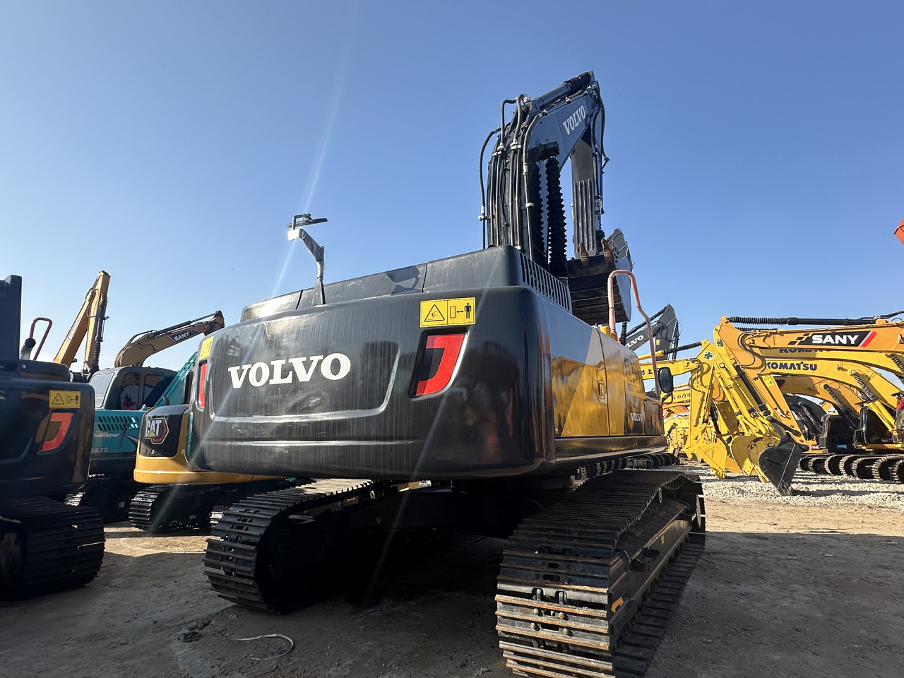 Volvo EC300DL - حفار زحاف: صورة 2 Volvo EC300DL - حفار زحاف: صورة 2