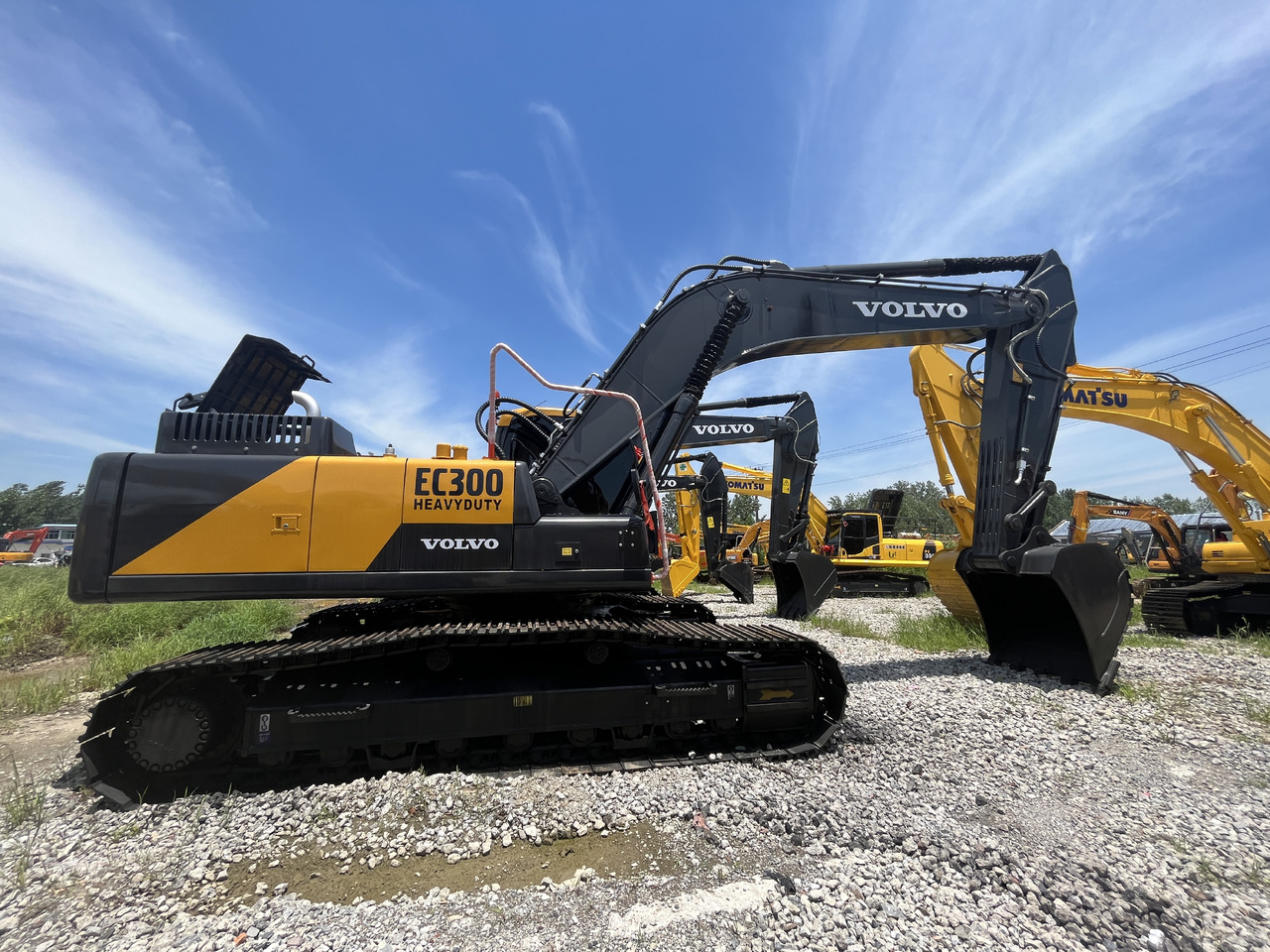 Volvo EC300DL - حفار زحاف: صورة 1 Volvo EC300DL - حفار زحاف: صورة 1