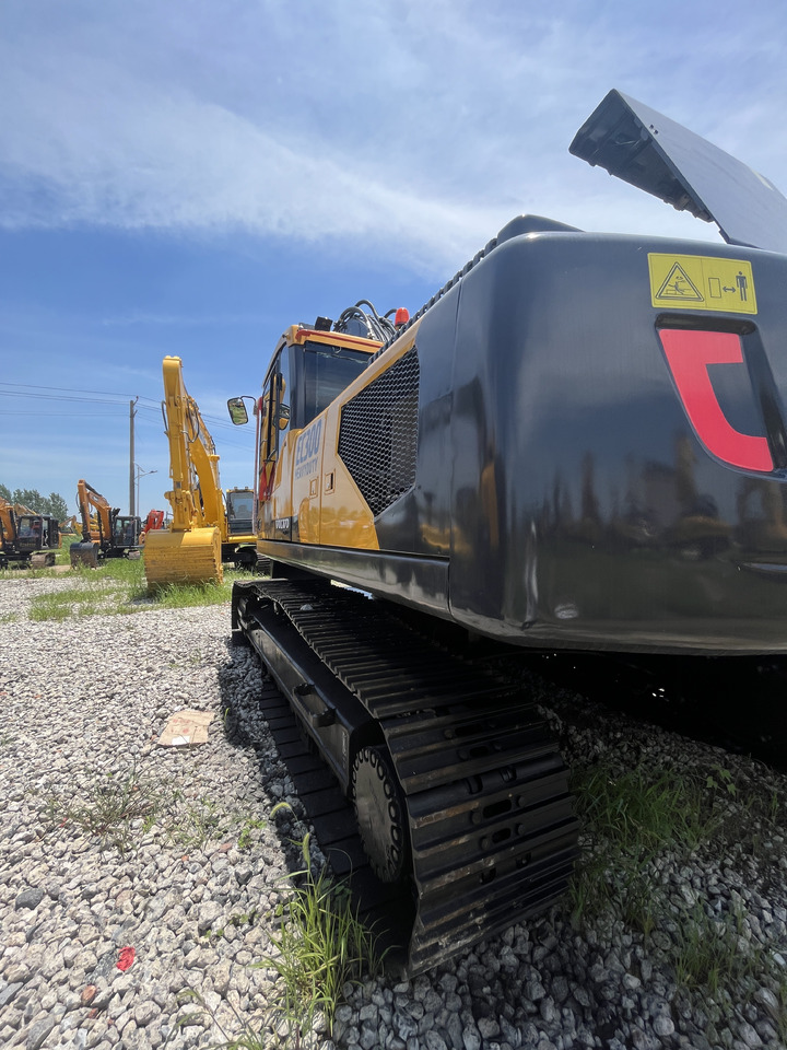 Volvo EC300DL - حفار زحاف: صورة 4 Volvo EC300DL - حفار زحاف: صورة 4