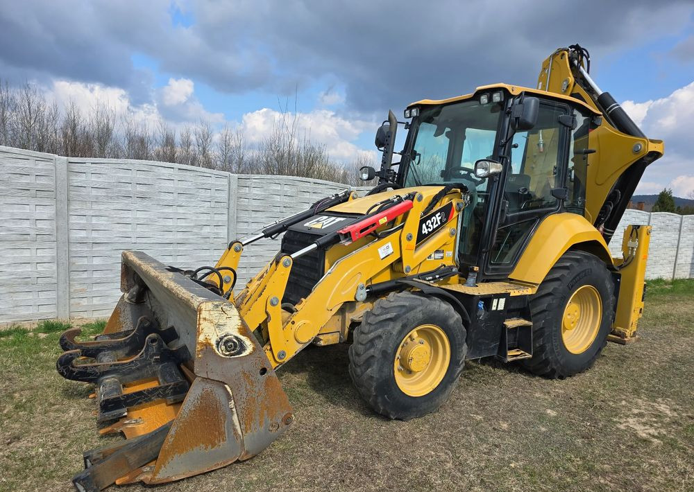 Caterpillar - جرافة حفار: صورة 1 Caterpillar - جرافة حفار: صورة 1