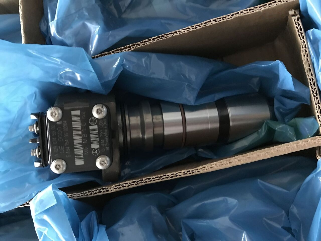 Bosch 028745902 Mercedes-Benz AXOR-ATEGO-ACTROS MERCEDES truck - مضخة وقود - شاحنة: صورة 2 Bosch 028745902 Mercedes-Benz AXOR-ATEGO-ACTROS MERCEDES truck - مضخة وقود - شاحنة: صورة 2