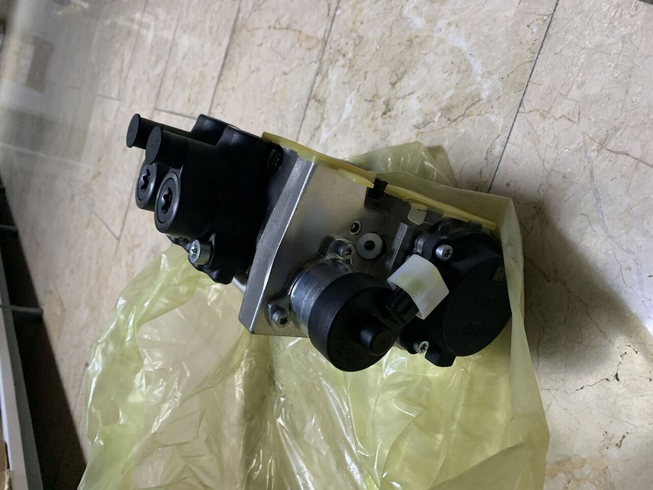 Bosch 0455020260 Mercedes-Benz 2017-2020 - مضخة وقود - شاحنة: صورة 5 Bosch 0455020260 Mercedes-Benz 2017-2020 - مضخة وقود - شاحنة: صورة 5