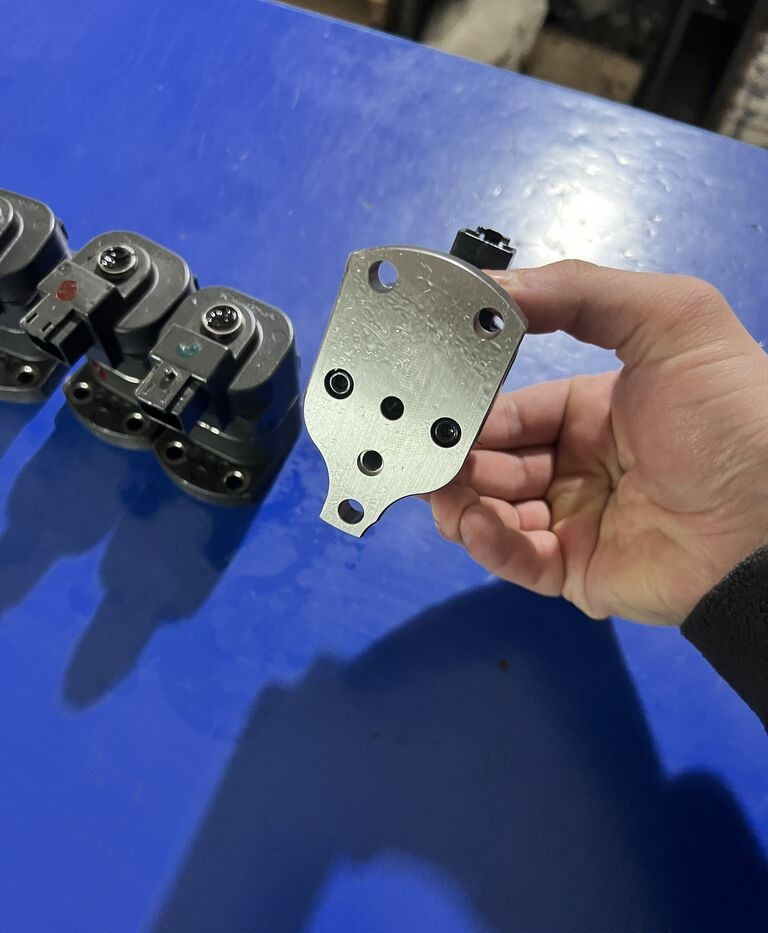 Selenoid (Bobin) Scania 208-2023 Cummins - النظام الكهربائي - شاحنة: صورة 4 Selenoid (Bobin) Scania 208-2023 Cummins - النظام الكهربائي - شاحنة: صورة 4