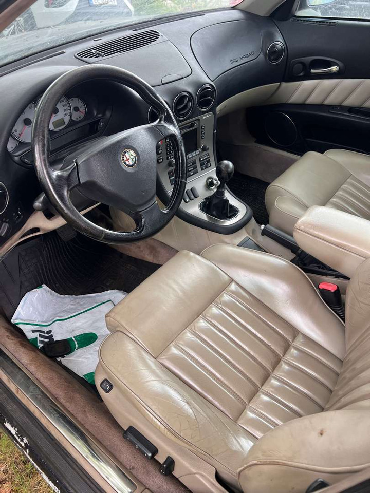 1999 Alfa Romeo 166 - سيدان: صورة 4 1999 Alfa Romeo 166 - سيدان: صورة 4