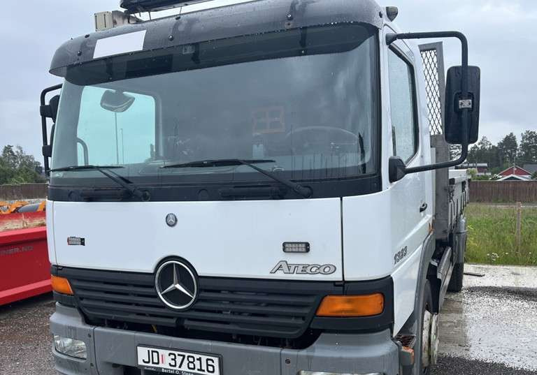 2004 Mercedes-Benz Tipp - EU-godkjent - شاحنة قلاب: صورة 1 2004 Mercedes-Benz Tipp - EU-godkjent - شاحنة قلاب: صورة 1