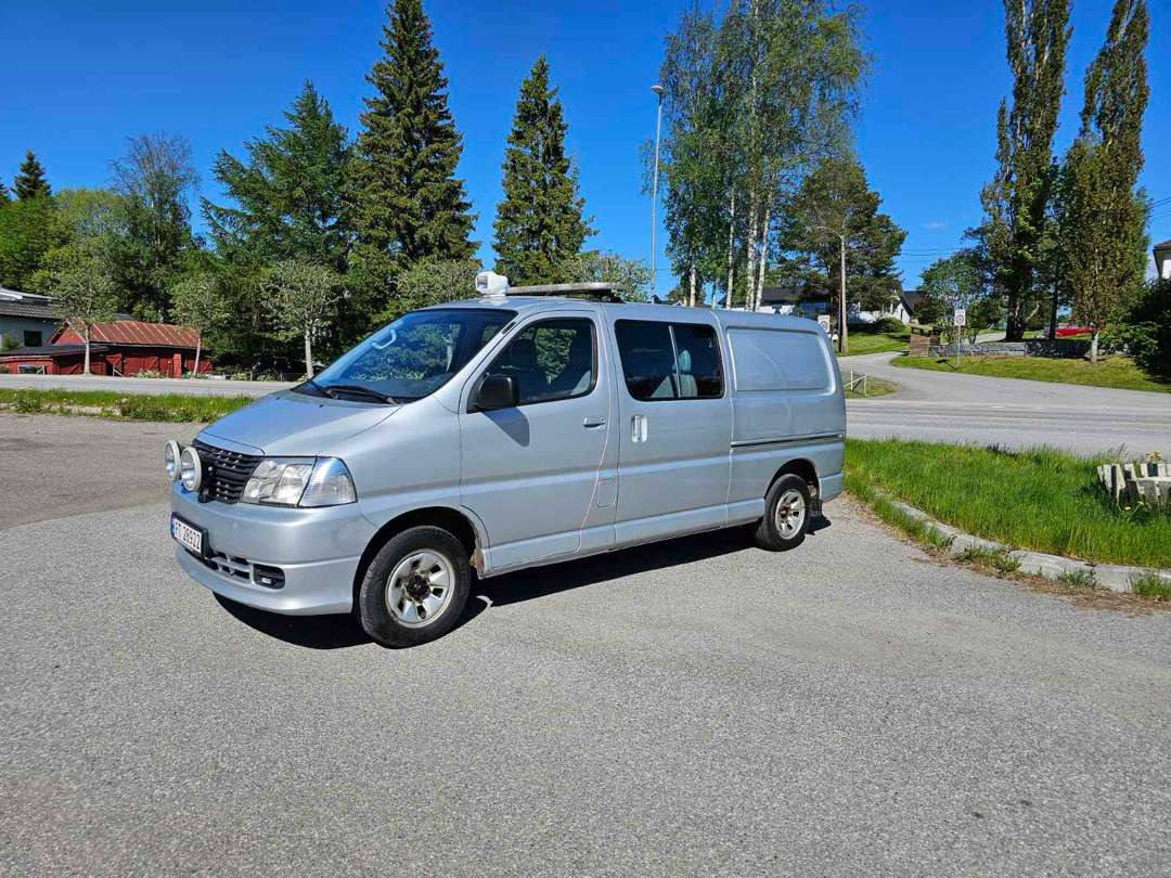 2009 Personbil Toyota Hiace 4 WD Lang type 9 seter EU-Godkjent - سيارة: صورة 2 2009 Personbil Toyota Hiace 4 WD Lang type 9 seter EU-Godkjent - سيارة: صورة 2