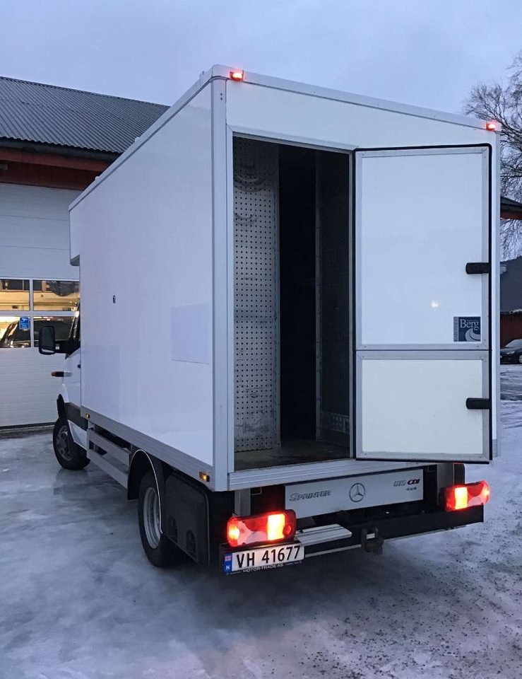 2012 Mercedes-Benz Sprinter EU-GODKJENT SVÆRT LAV KM! - شاحنة مقفلة: صورة 4 2012 Mercedes-Benz Sprinter EU-GODKJENT SVÆRT LAV KM! - شاحنة مقفلة: صورة 4